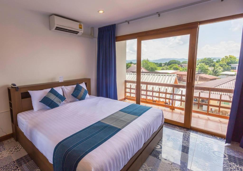 The Indigo House Phrae Hotel Exterior foto
