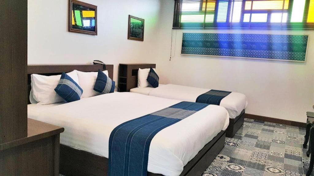 The Indigo House Phrae Hotel Exterior foto