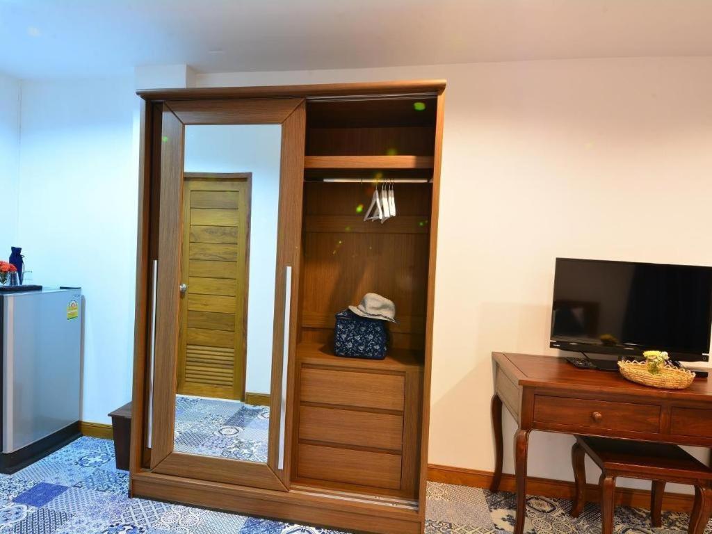 The Indigo House Phrae Hotel Exterior foto