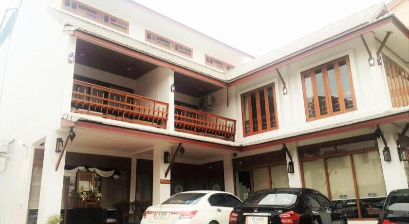 The Indigo House Phrae Hotel Exterior foto